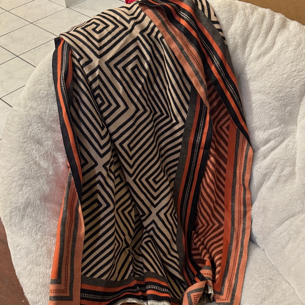 Geometric Cashmere Patterned Scarf in Black and Orange